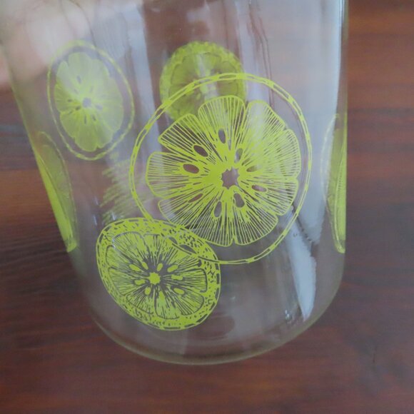 Vintage Pyrex Lemonade/Water Pitcher with Citrus Lemon Print - Picture 13 of 15